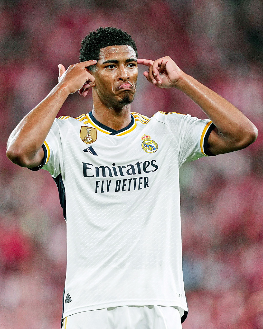 北京国安足协杯夺冠，法比奥荣膺金靴，球员拼尽全力，彰显拼搏精神。（北京国安加冕足协杯冠军，法比奥夺金靴，全队鏖战诠释拼搏精神）