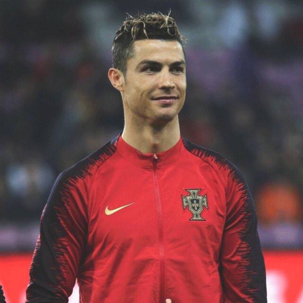 镜报：曼联明夏将补强中场，他们可能打包巴莱巴和安德森（镜报：曼联计划于明夏加强中场，或同时引进巴莱巴与安德森）