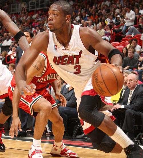 快船131-116击败黄蜂！哈登创79年NBA纪录，前无古人（快船131比116力克黄蜂，哈登缔造79年来NBA史无前例纪录）