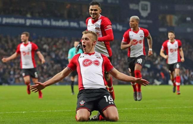 16岁的后卫萨蒙是继威尔希尔，道曼之后，第三位在...（继威尔希尔、道曼之后，年仅16岁的后卫萨蒙成为第三位在…）