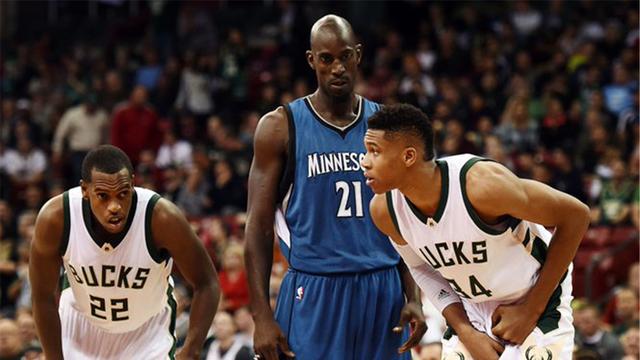 威少11月场均21+9+8，单月打出180俱乐部水准（威少11月场均21分9篮板8助攻，单月效率达180俱乐部标准）