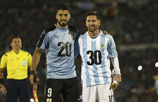 C罗新联赛完成帽子戏法（C罗在新联赛上演帽子戏法）