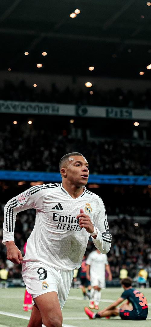 球星多项数据刷新赛季纪录（球星多项数据创赛季新高）