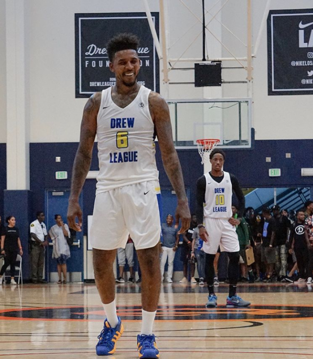 辽宁男篮王哲林关键得分带队胜（王哲林关键时刻得分助辽宁男篮取胜）