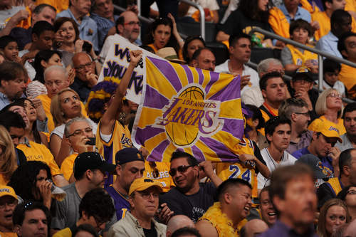 足球球员伤病更新，影响赛季表现（足球球员伤情速递，牵动赛季发挥）