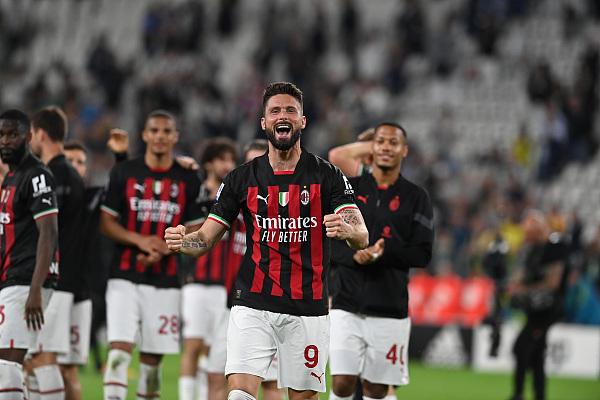 记者：谢维军在昨天的比赛中肋骨又裂了（记者：谢维军在昨日比赛中肋骨再次裂伤）