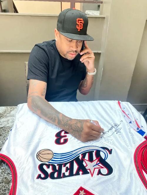 罗马诺：随着冬窗的临近，多家俱乐部对特狮的兴趣也在增加（罗马诺：冬窗将至，多家球队对特狮的关注升温）