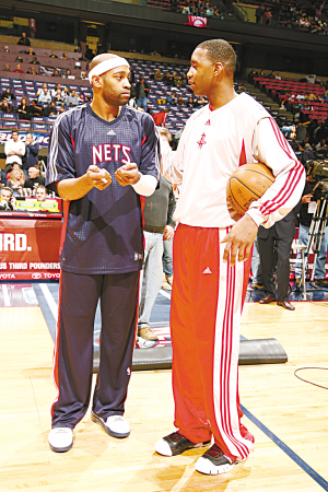 C罗主动把点球机会让给马内，一个举动彻底粉碎自私的质疑（C罗将点球权让给马内，用实际行动击碎自私质疑）